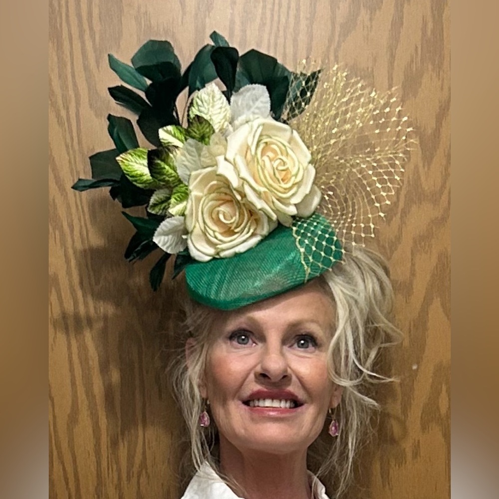 Emerald green fascinator. Fascinator. Derby hat. Emerald green derby hat.
